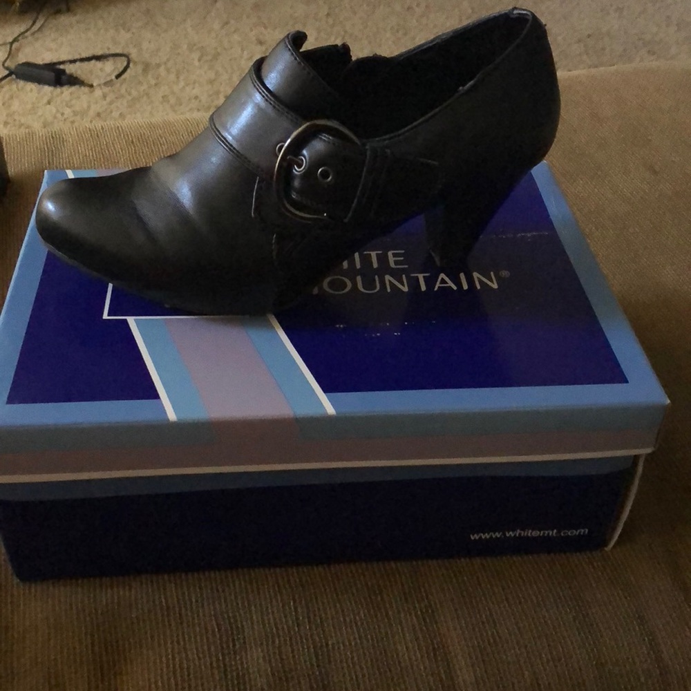 Black White Mountain booties